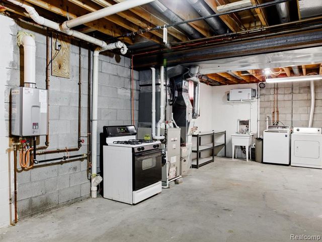 744 5th Street, Marysville, MI 48040