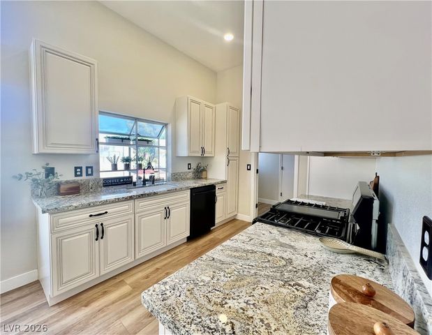 2052 Angel Falls Drive, Henderson, NV 89074