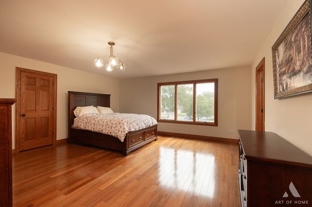 1216 JANAS Lane, Lemont, IL 60439