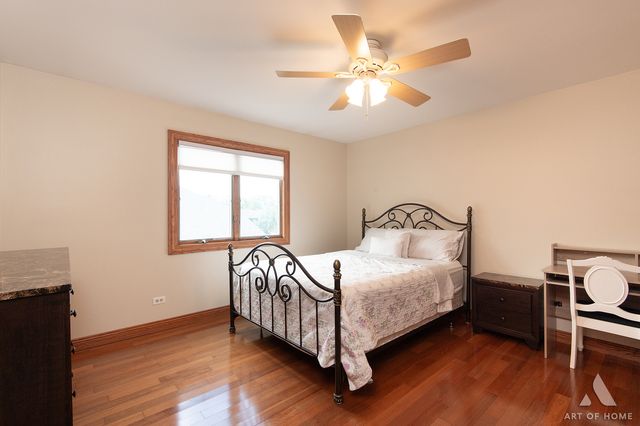 1216 JANAS Lane, Lemont, IL 60439