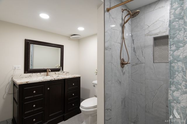 1216 JANAS Lane, Lemont, IL 60439