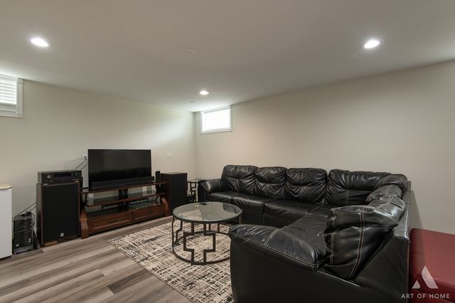 1216 JANAS Lane, Lemont, IL 60439