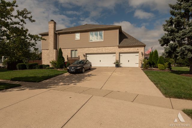 1216 JANAS Lane, Lemont, IL 60439