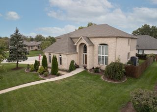 1216 JANAS Lane, Lemont, IL 60439