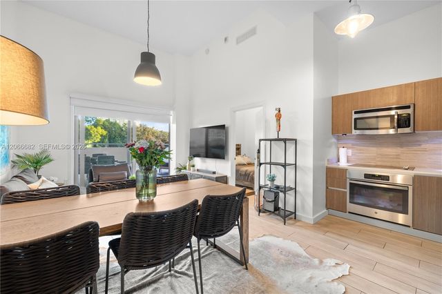 1600 SW 1st Avenue 307, Miami, FL 33129