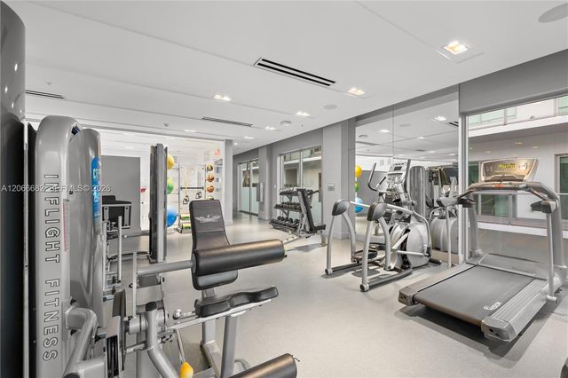 1600 SW 1st Avenue 307, Miami, FL 33129