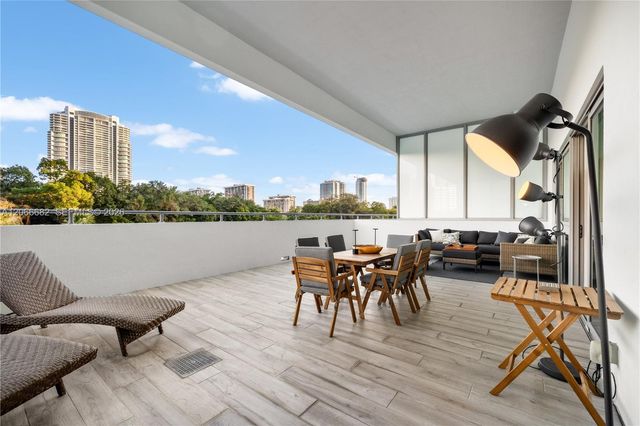 1600 SW 1st Avenue 307, Miami, FL 33129