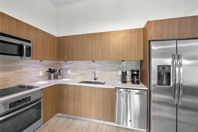 1600 SW 1st Avenue 307, Miami, FL 33129