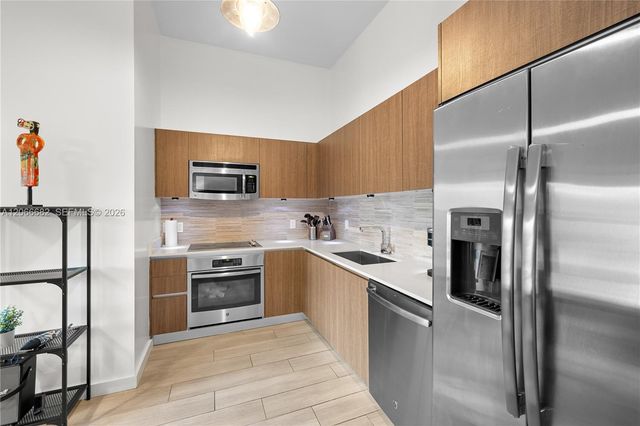 1600 SW 1st Avenue 307, Miami, FL 33129