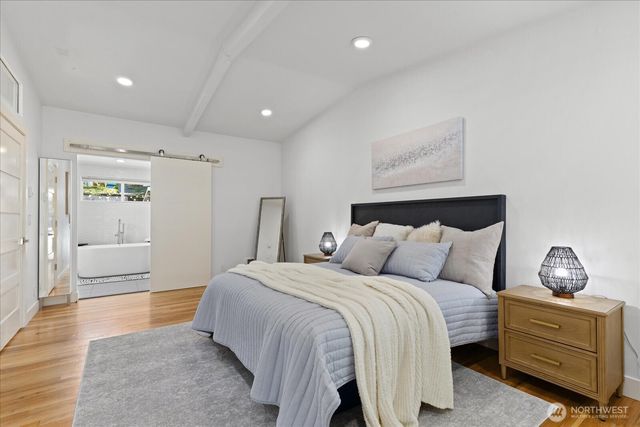 2752 NE 103rd Street, Seattle, WA 98125