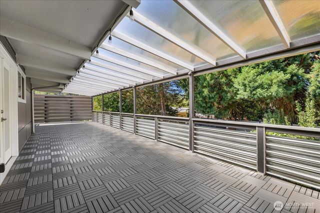 2752 NE 103rd Street, Seattle, WA 98125