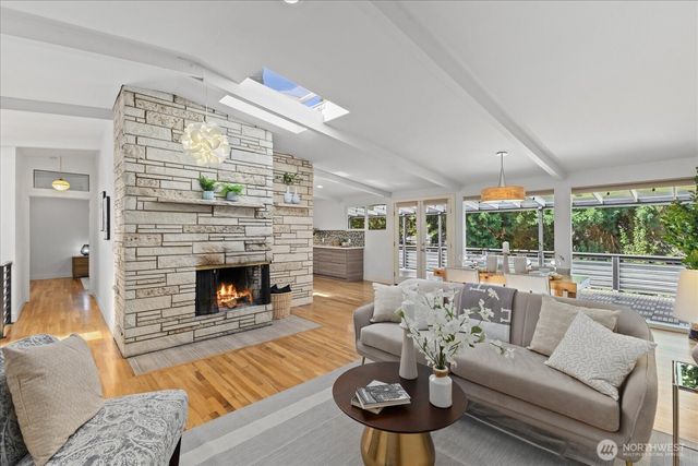 2752 NE 103rd Street, Seattle, WA 98125