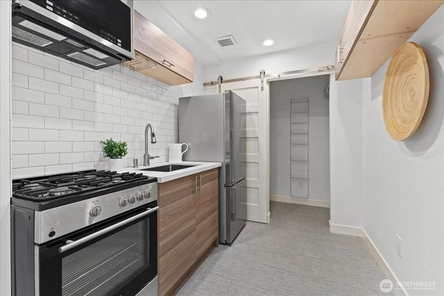 2752 NE 103rd Street, Seattle, WA 98125