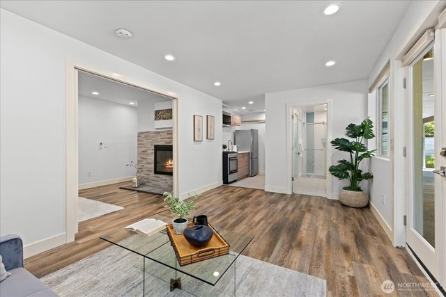 2752 NE 103rd Street, Seattle, WA 98125