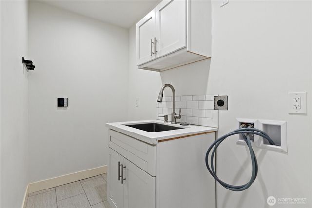 2752 NE 103rd Street, Seattle, WA 98125