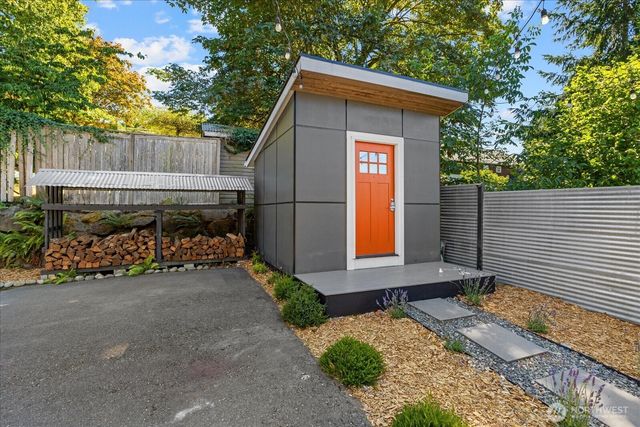 2752 NE 103rd Street, Seattle, WA 98125