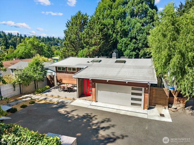 2752 NE 103rd Street, Seattle, WA 98125