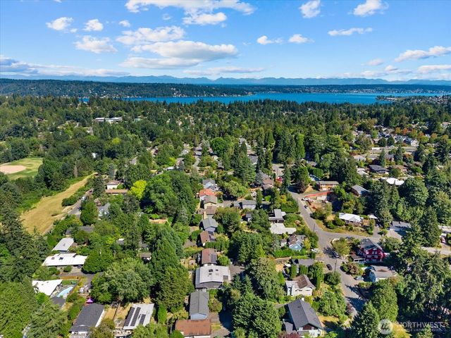 2752 NE 103rd Street, Seattle, WA 98125