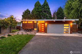2752 NE 103rd Street, Seattle, WA 98125