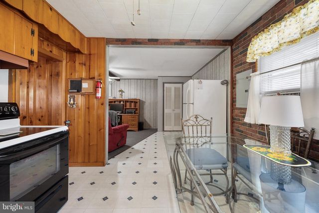 302 TYLER AVE, Carneys Point, NJ 08069