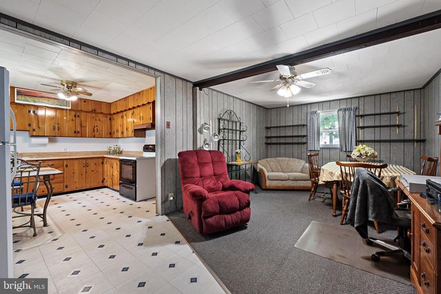 302 TYLER AVE, Carneys Point, NJ 08069