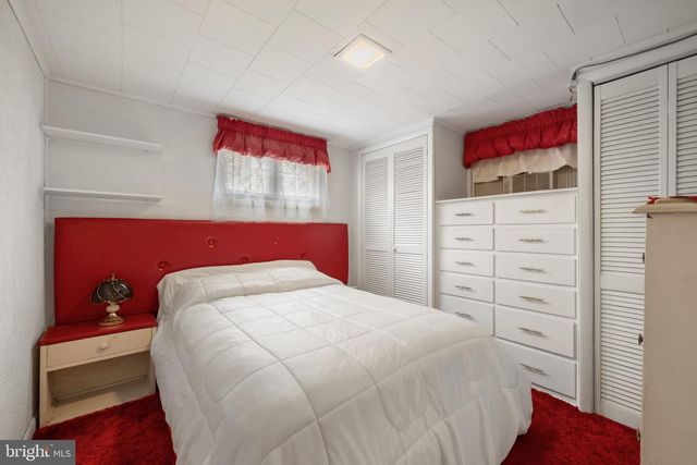 302 TYLER AVE, Carneys Point, NJ 08069
