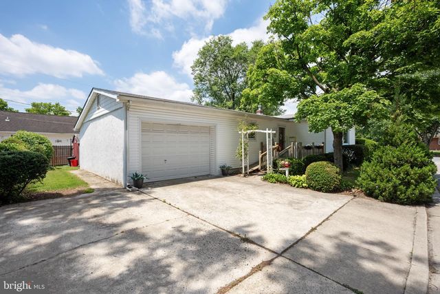 302 TYLER AVE, Carneys Point, NJ 08069