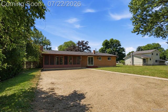5068 Monticello Drive, Flint Charter Township, MI 48473