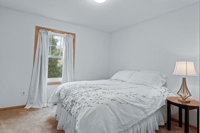 8789 N Bay Drive, Chanhassen, MN 55317