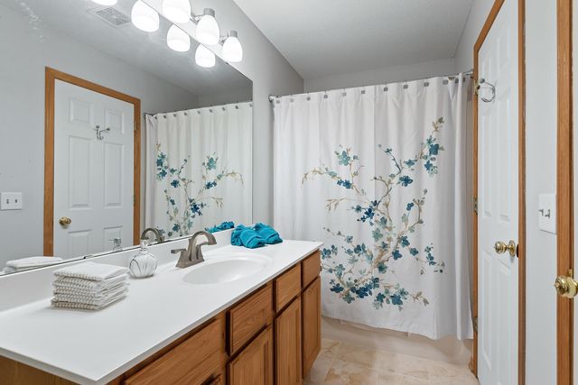 8789 N Bay Drive, Chanhassen, MN 55317