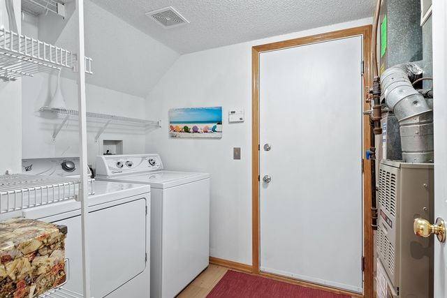 8789 N Bay Drive, Chanhassen, MN 55317