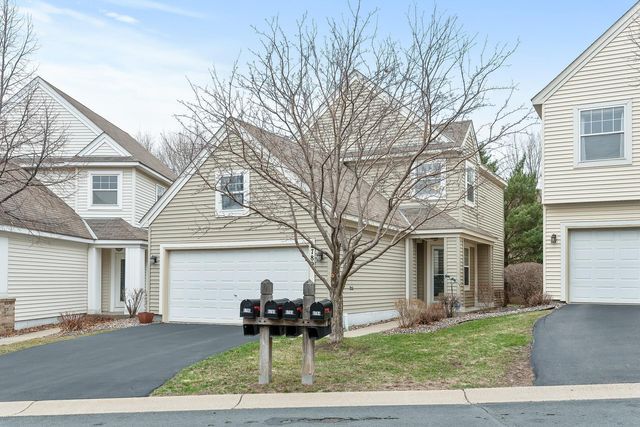 8789 N Bay Drive, Chanhassen, MN 55317