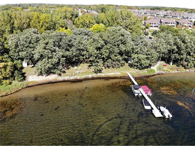 8789 N Bay Drive, Chanhassen, MN 55317