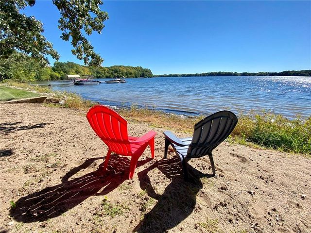 8789 N Bay Drive, Chanhassen, MN 55317