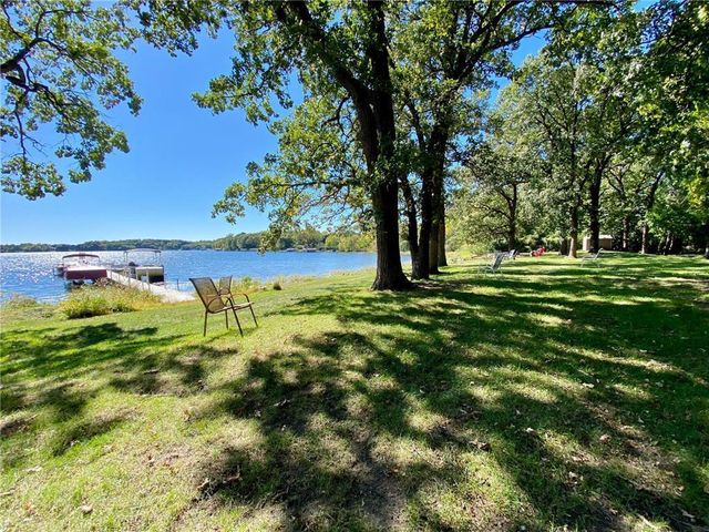 8789 N Bay Drive, Chanhassen, MN 55317