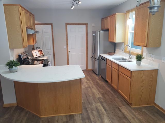 8789 N Bay Drive, Chanhassen, MN 55317