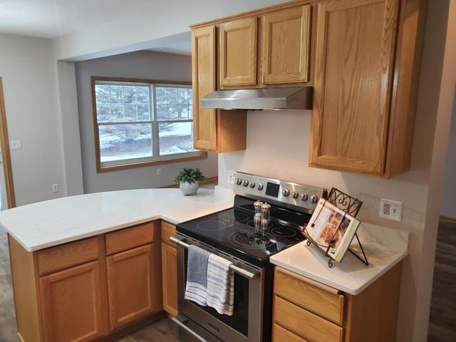 8789 N Bay Drive, Chanhassen, MN 55317