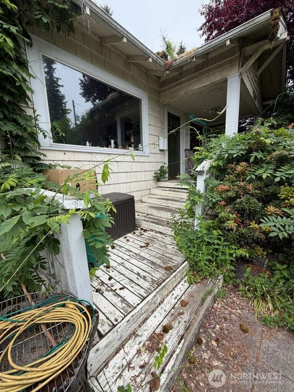 7547 11th Avenue NE, Seattle, WA 98115