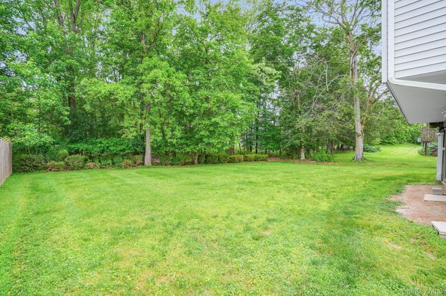51 Sutton Park Road, Poughkeepsie, NY 12603