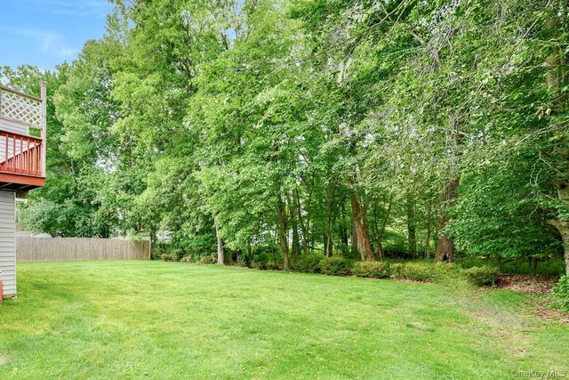 51 Sutton Park Road, Poughkeepsie, NY 12603