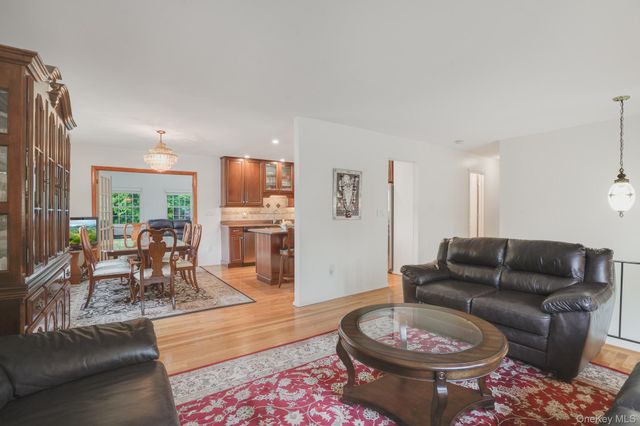 51 Sutton Park Road, Poughkeepsie, NY 12603