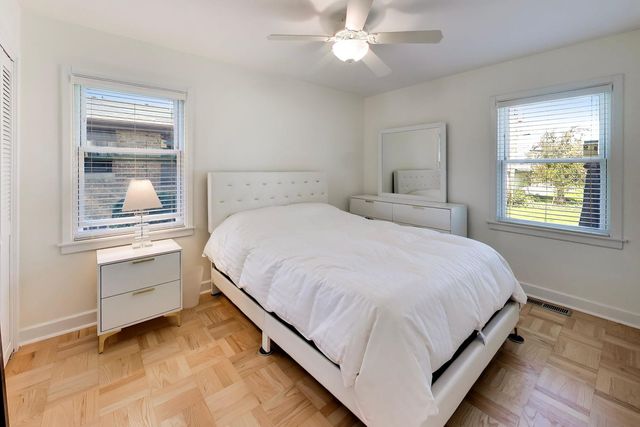 7510 W Jonquil Terrace, Niles, IL 60714