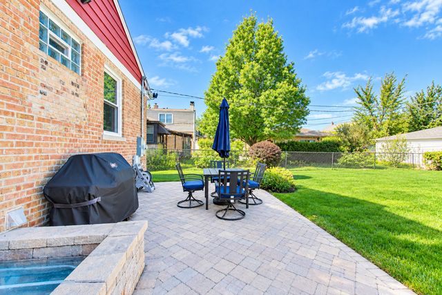 7510 W Jonquil Terrace, Niles, IL 60714