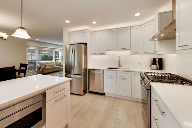 7510 W Jonquil Terrace, Niles, IL 60714
