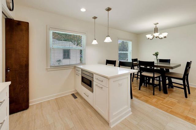 7510 W Jonquil Terrace, Niles, IL 60714