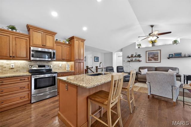 28 Bittersweet Drive, Troy, MO 63379