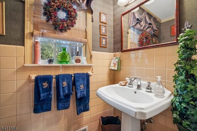 29 Blackberry Ln, Morris Twp., NJ 07960