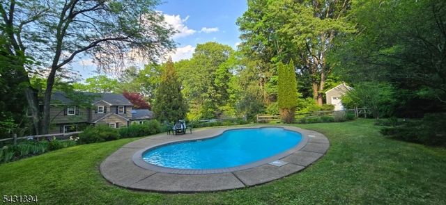 29 Blackberry Ln, Morris Twp., NJ 07960