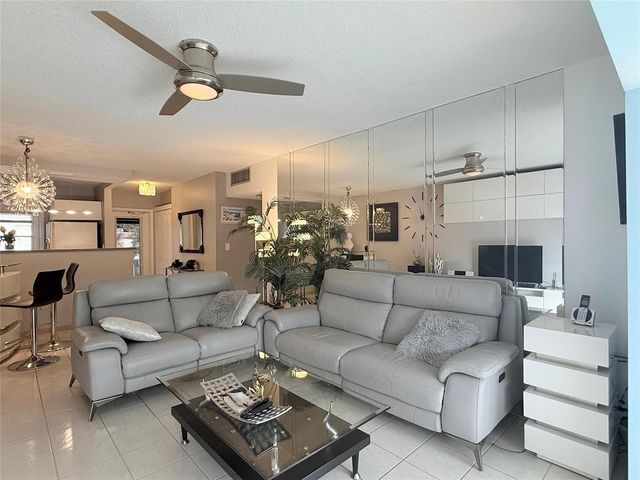 5171 W Oakland Park Boulevard 312, Lauderdale Lakes, FL 33313