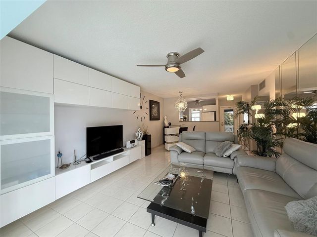 5171 W Oakland Park Boulevard 312, Lauderdale Lakes, FL 33313